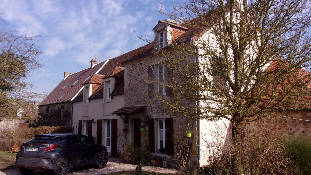 Bed and Breakfast La Roulotte De Pommette Et Billy La Hoguette Exterior foto